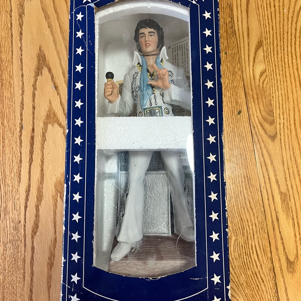 Vintage 1977 Elvis whiskey decanter and music box